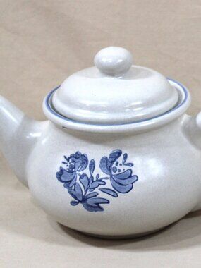 Pfaltzgraff Yorktowne Mini Teapot 2-Cup Stoneware Blue Floral – Excellent